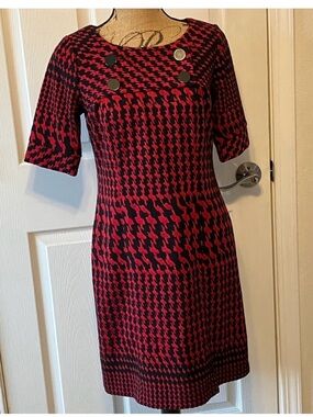 Rabbit Rabbit Rabbit Red & Black Houndstooth Midi Dress with Front Buttons